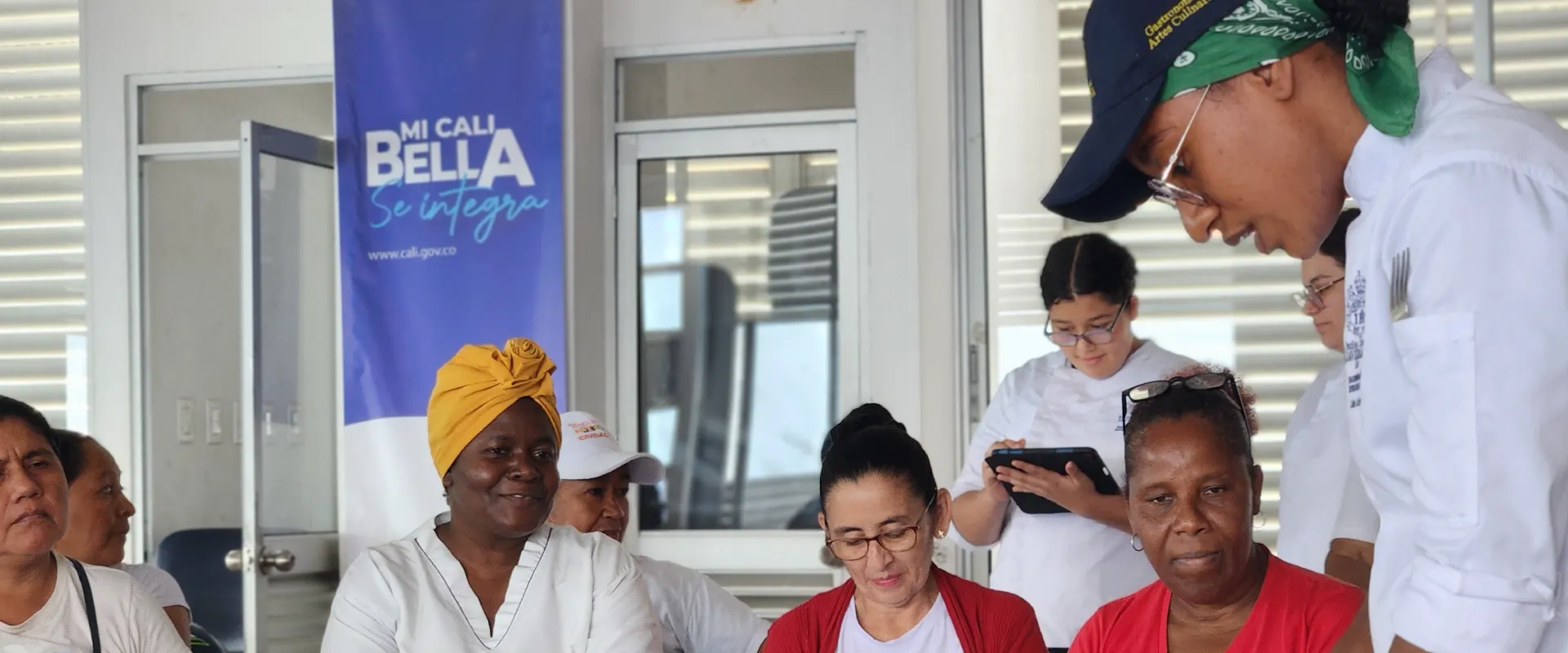 Estudiantes de Gastronomía fortalecen emprendimientos en la Comuna 18 