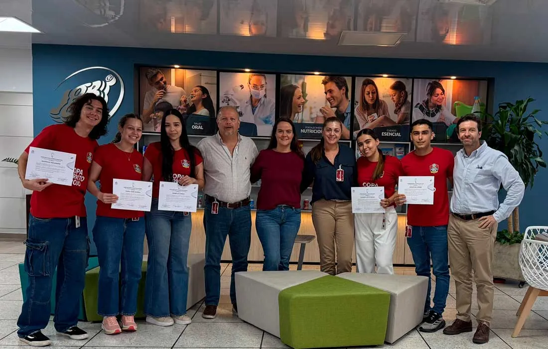 Estudiantes de Mercadeo presentaron soluciones a empresas en el Proyecto de Innovación Colaborativa Estudiantes de Mercadeo presentaron soluciones a empresas en el Proyecto de Innovación Colaborativa