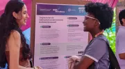 Presentación de pósters a cargo de estudiantes universitarios en Exposemilleros 2025 