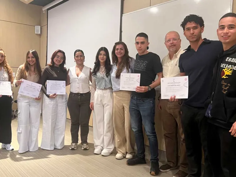 Estudiantes de Mercadeo presentaron soluciones a empresas en el Proyecto de Innovación Colaborativa Estudiantes de Mercadeo presentaron soluciones a empresas en el Proyecto de Innovación Colaborativa