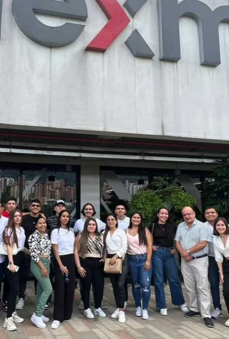 Estudiantes de Administración de Empresas realizaron visita académica a Medellín y Ruta N 